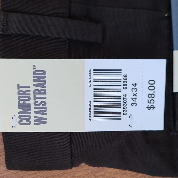 Dockers Comfort Relaxed black khakis - Picture 4 of 4